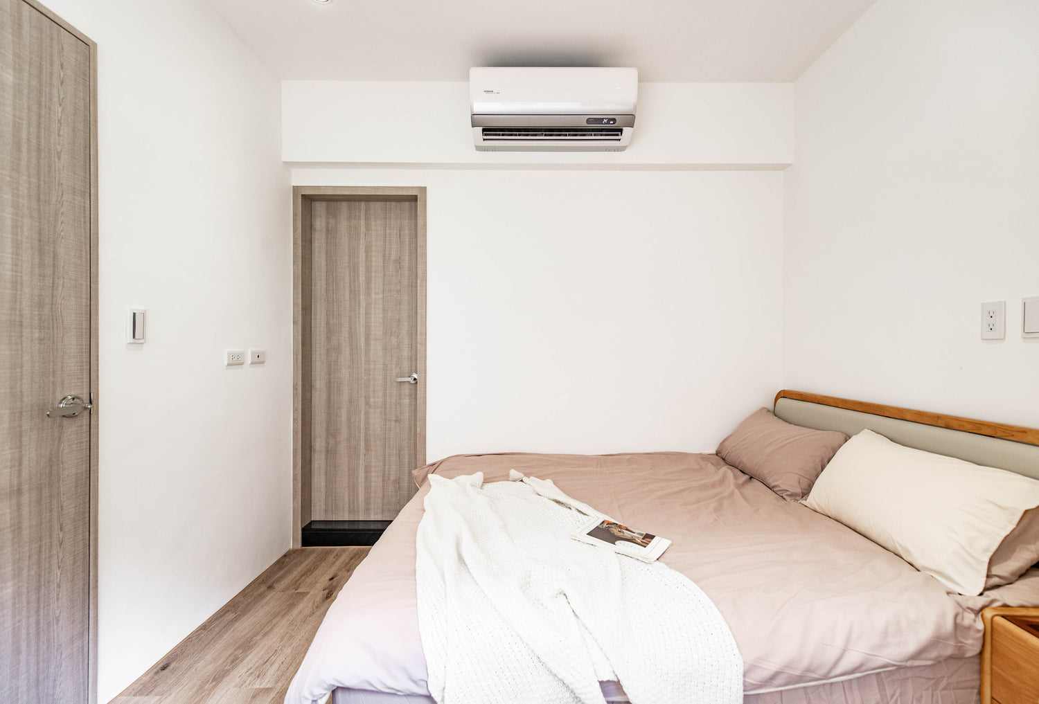 Cozy bedroom in Taipei Taiwan monthly apartment with premium bedding and quiet atmosphere - Kolette Home
