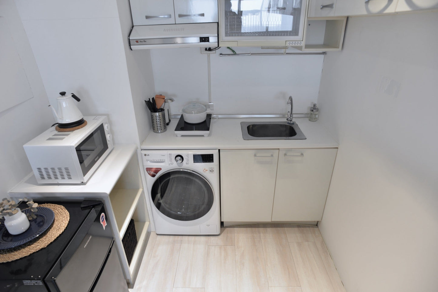 Fully-equipped kitchen for serviced apartment in Taipei Taiwan, ideal for long-term stays - Kolette Home