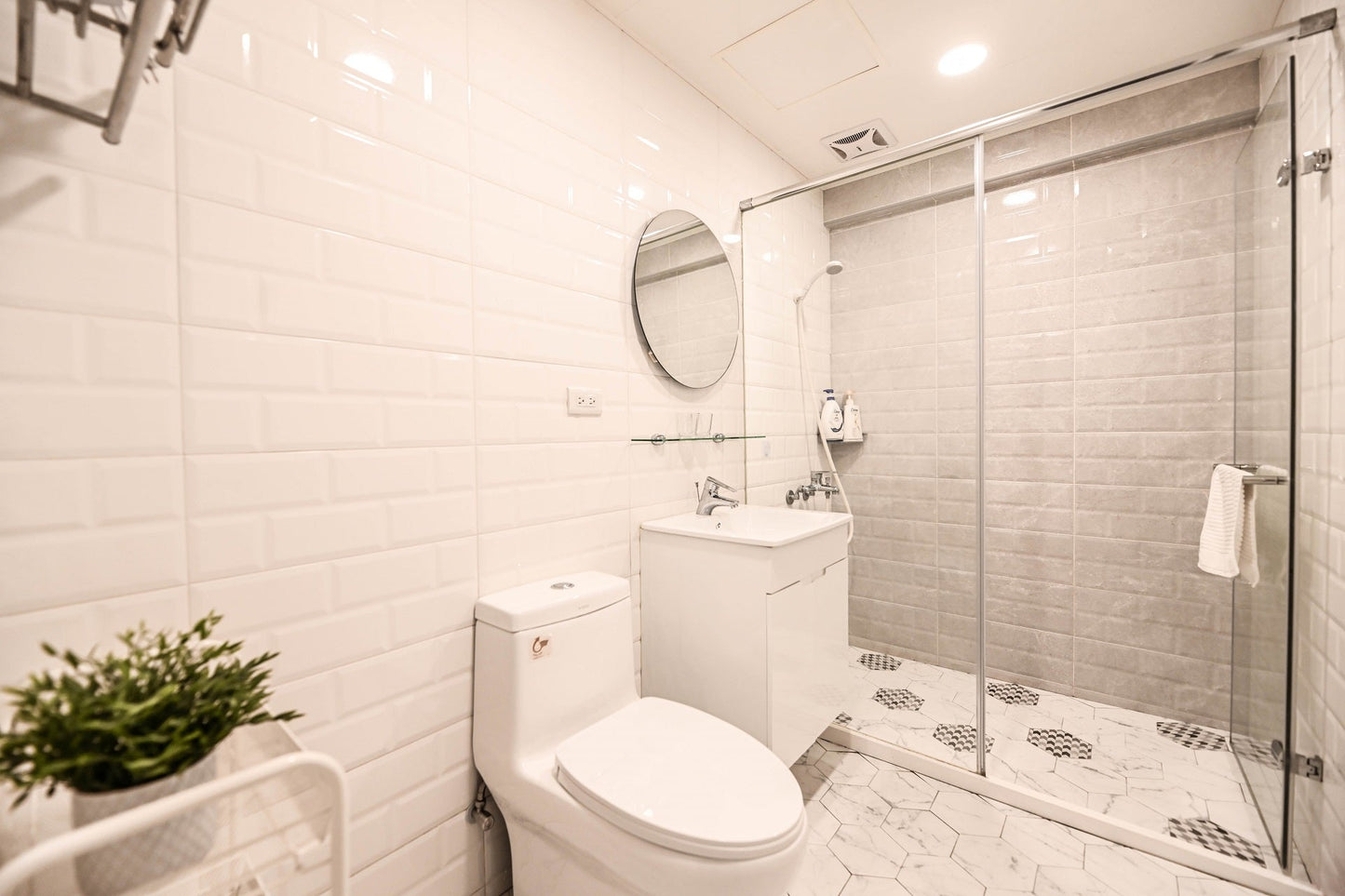 Clean hotel-grade bathroom in Taipei Taiwan short-term rental with shower - Kolette Home